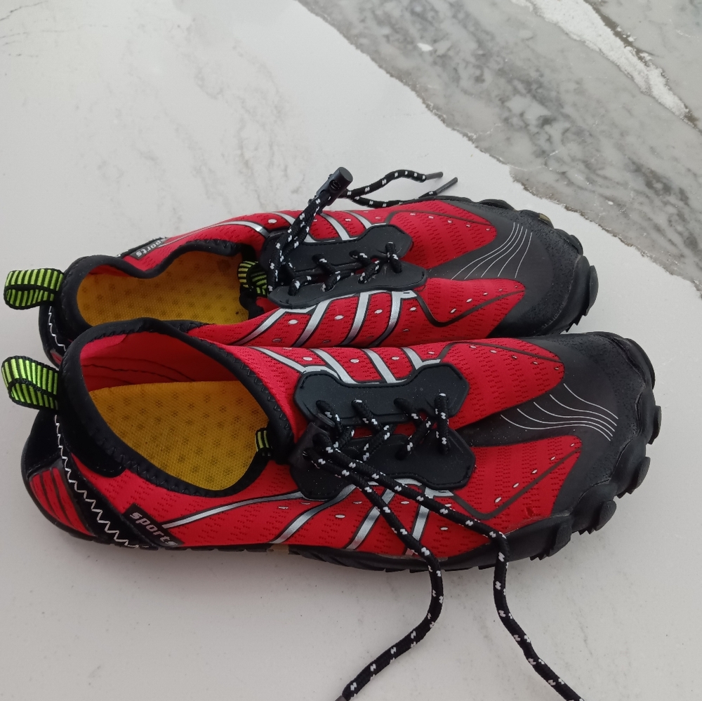 Unisex Sport Style lace up water shoes